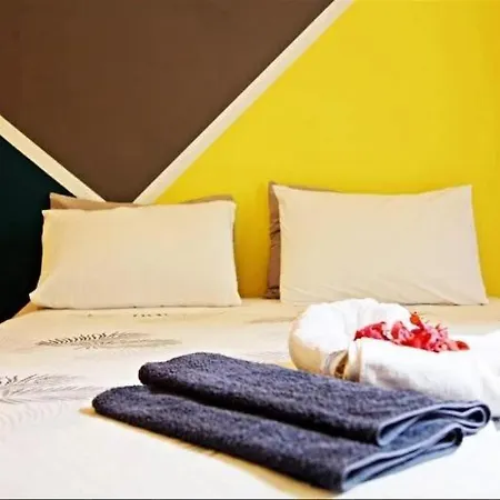 Bed & Breakfast 11 Boutique 2*